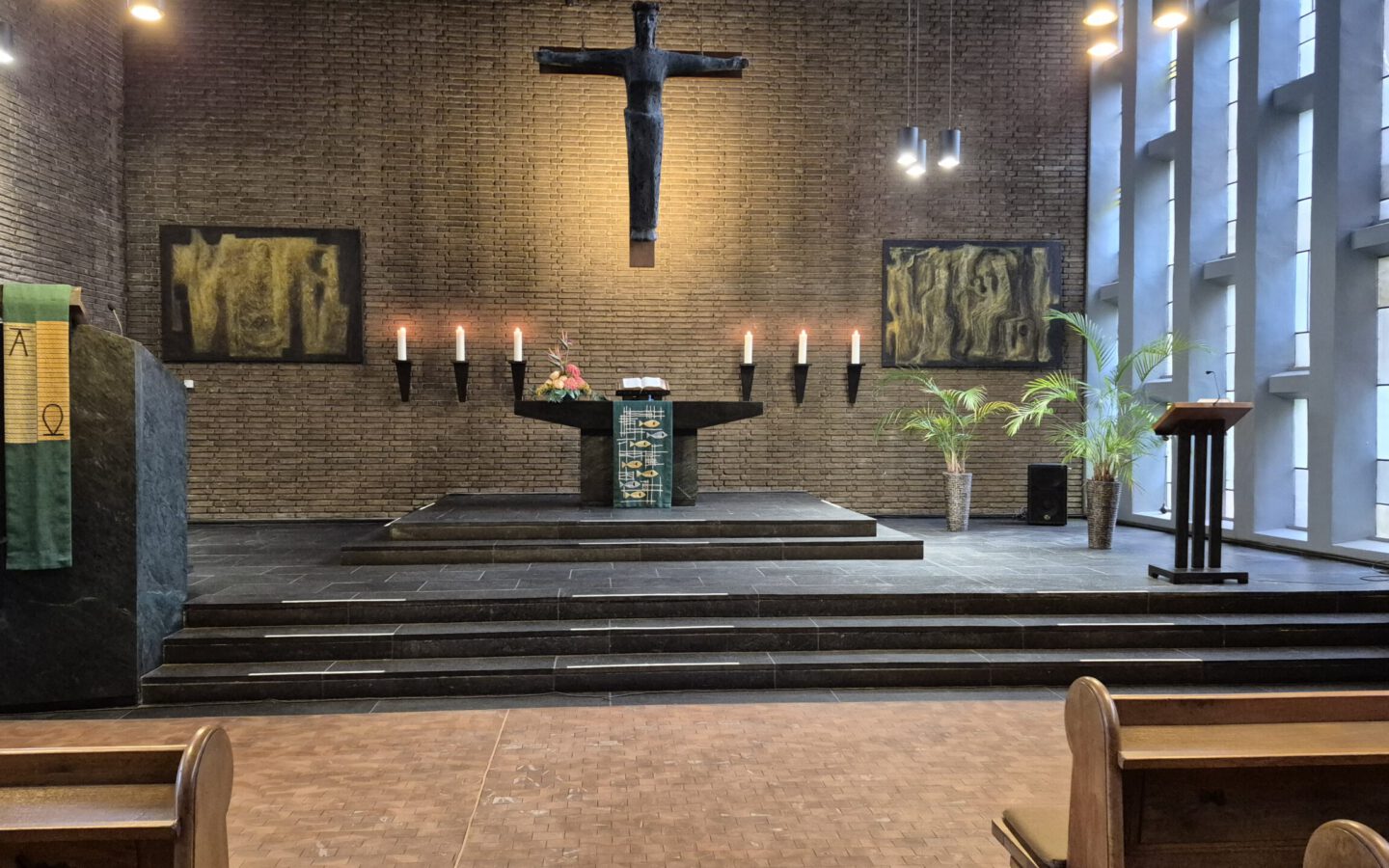 Rückblick auf die Zwölf-Apostel-Kirche