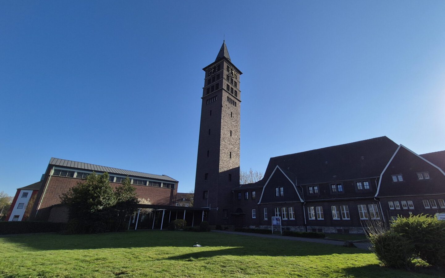 Ein Teil unserer Geschichte: die Zwölf-Apostel-Kirche